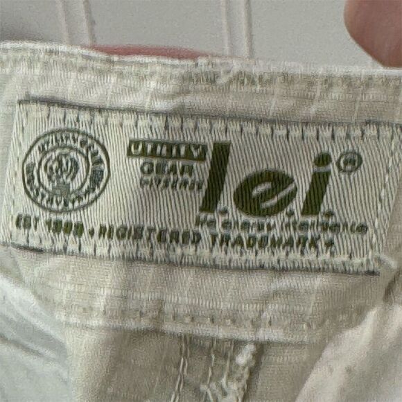 Vintage L.E.I. Utility Cargo Shorts Sz 9 Beige Khaki Y2K Drawstring Hem Pockets - Picture 5 of 7
